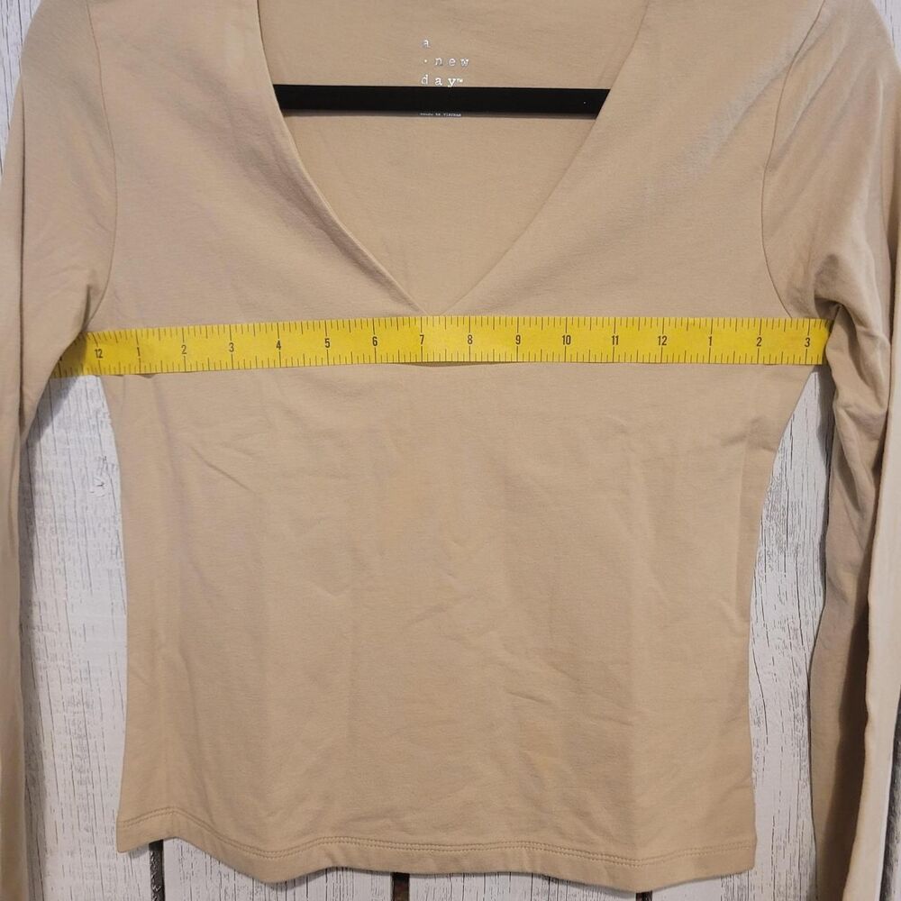 Women's Tan and Cream Shirt - Picture 4 of 4